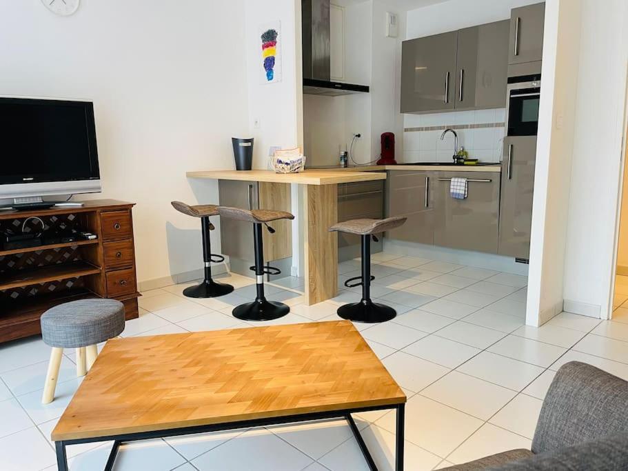 Majestic Apartment Besancon Bagian luar foto